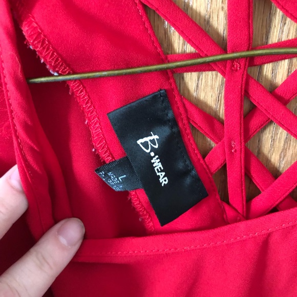 Red shoulder cut shirt - Picture 2 of 4